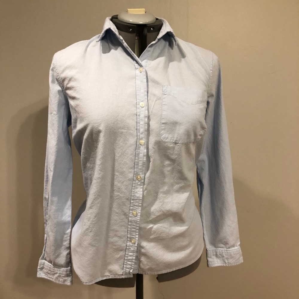 Old Navy Classic Chambray Shirt Button Up (XL)